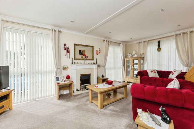 11, Appletree Close, Norfolk photo 2
