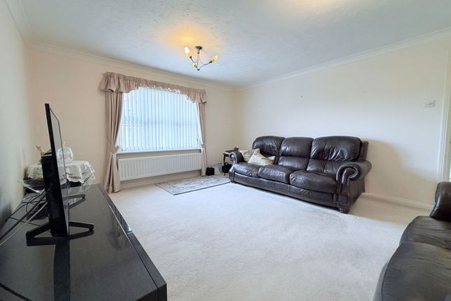 48, Riverview Gardens, Cobham photo 2