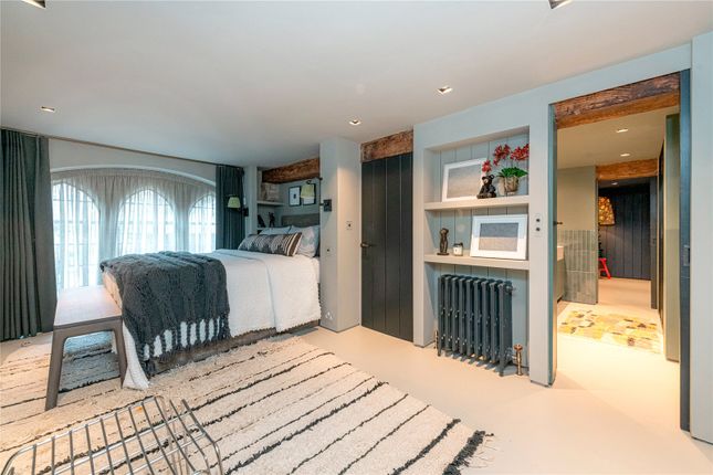 Flat for sale in St Oswald's Place, Vauxhall, London