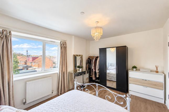 9 Streamside House, 156 Hatton Road, Feltham photo 3