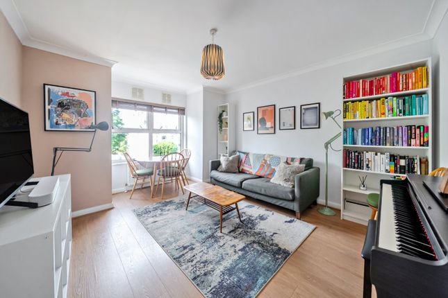 2-bed house on Flat 10, 215-217, Bedford Hill, London, £450,000
