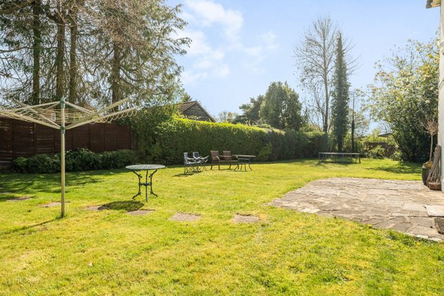 4, Elizabeth Way, Slough photo 4