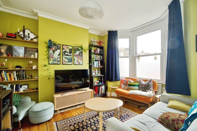2, Chesley Gardens, London photo 2