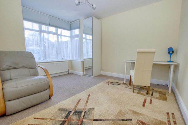 7, Coates Road, Southampton photo 4