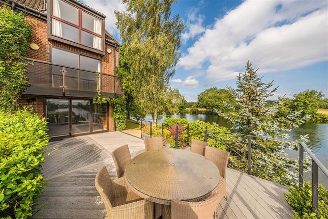 41, Temple Mill Island, Marlow photo 2