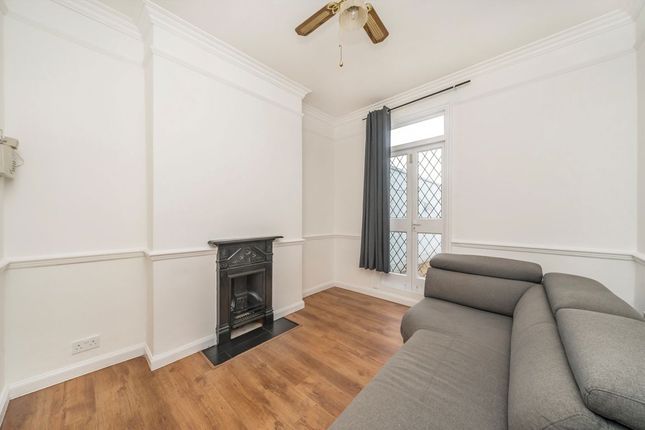 194, Haydons Road, London photo 4