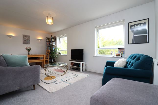 5 Maryland Court, Lambourn Grove, Kingston Upon Thames photo 2