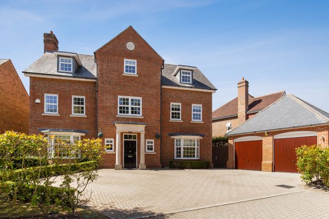 Thumbnail Detached house to rent in Highgrove Avenue, Ascot, Berkshire