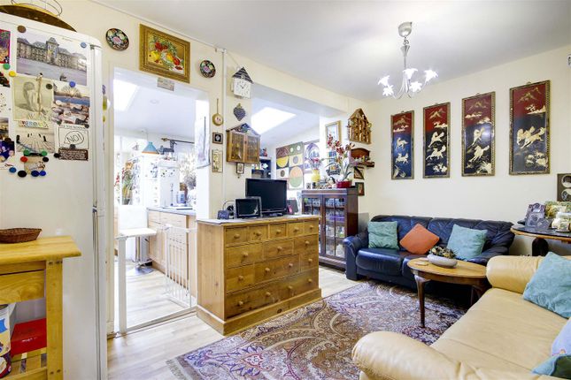 296, Nightingale Road, Edmonton photo 3