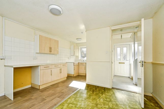 56, Kennedy Drive, Swindon photo 2