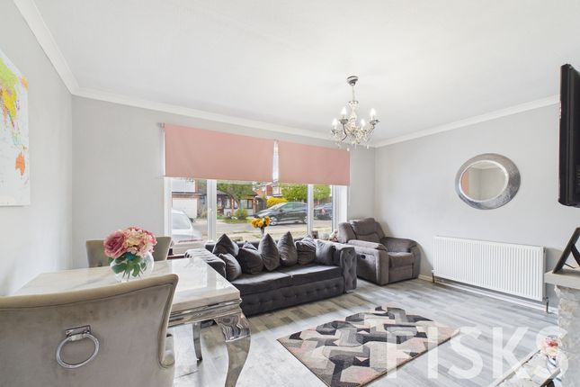 141, Seamore Avenue, Benfleet photo 5