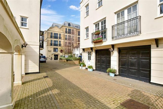 Town house for sale in Russell Mews, Brighton