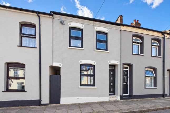 74, Warwick Road West, Luton photo 2