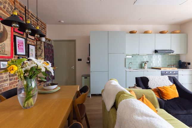 Basement Flat, 27, West Hill Road, St. Leonards-On-Sea photo 2