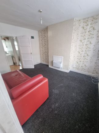 Terraced house to rent in Albion Road, Birmingham
