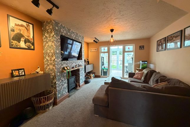 14, Mead Close, Cullompton photo 4