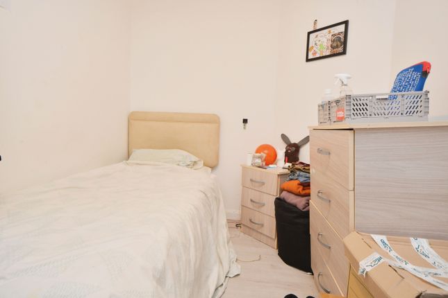 Flat 1, Goodall House,, St. Norbert Road, London photo 4
