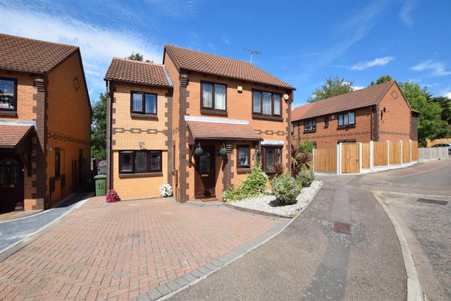 Thumbnail Detached house for sale in Bull Close, Chafford Hundred, Grays