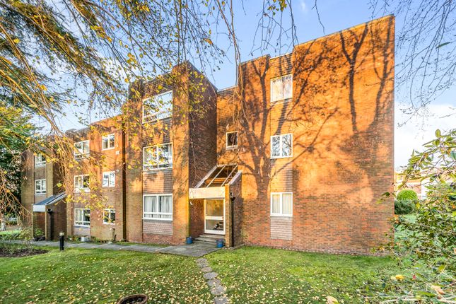 Thumbnail Flat for sale in Albury Road, Guildford