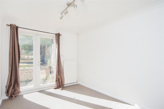 7, Woodside Avenue, Chartham photo 4
