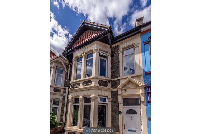 Terraced house to rent in Chelsea Road, Bristol