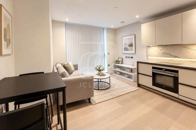CN103, Apartment 310, Westmark Tower, 1 Newcastle Place, London photo 2