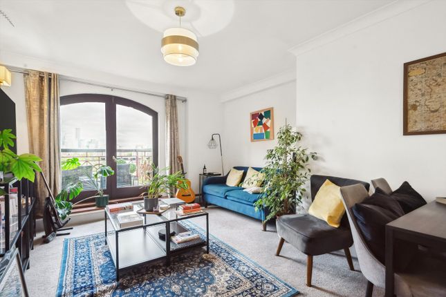 Thumbnail Flat for sale in Trafalgar Court, Wapping Wall, London