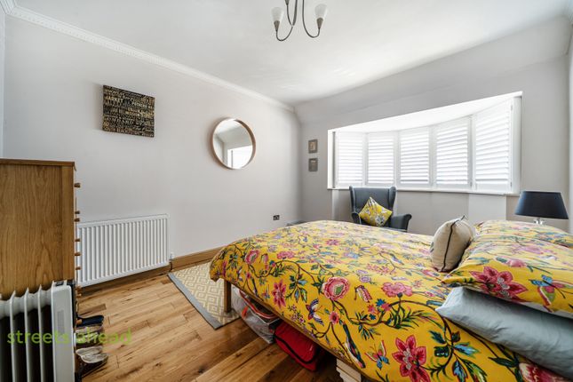 151, Beauchamp Road, London photo 4