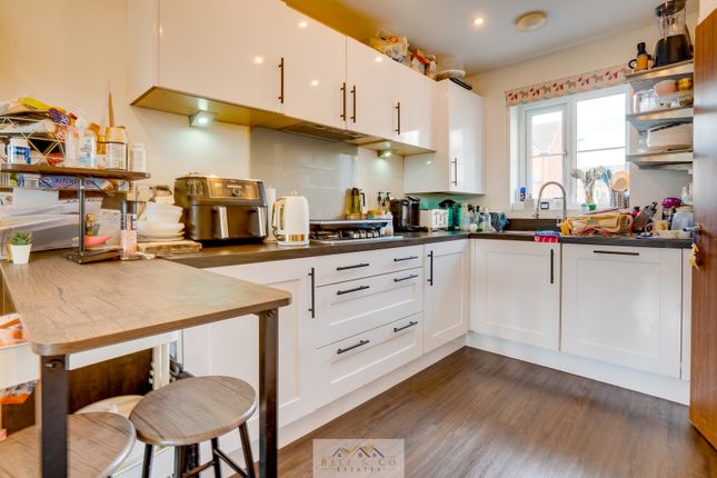 36, Barrow Way, Sheffield photo 2