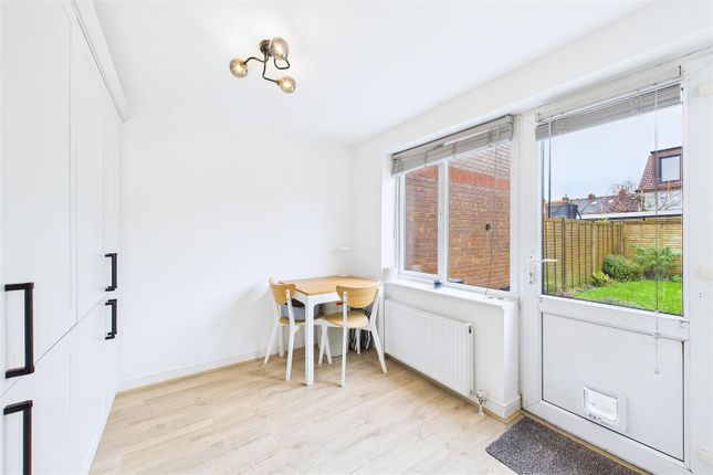 2, Hillview Avenue, Clevedon photo 4
