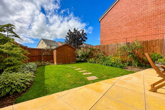 22 Brimley Grove, Bridgwater, Somerset photo 2