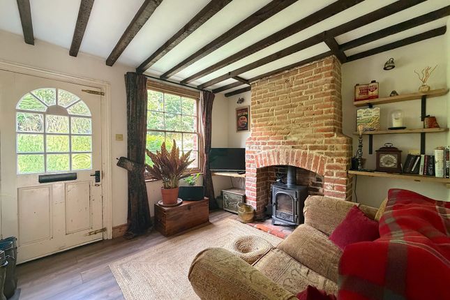 2 Suttons Cottages Perry Wood, Faversham photo 3