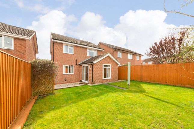 2 Minchins Close, Abingdon photo 4