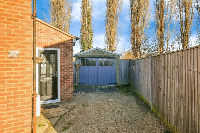Terraced house for sale in Oxford Crescent, Didcot