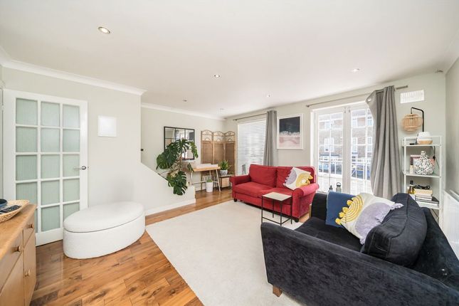 4, Selsdon Close, Surbiton photo 4