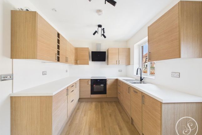 6, Copperfield Drive, Leeds photo 2