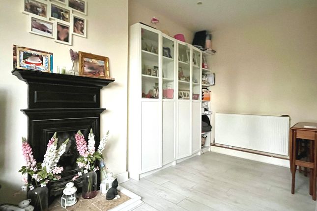 Maisonette for sale in May Close, Chessington, Surrey.