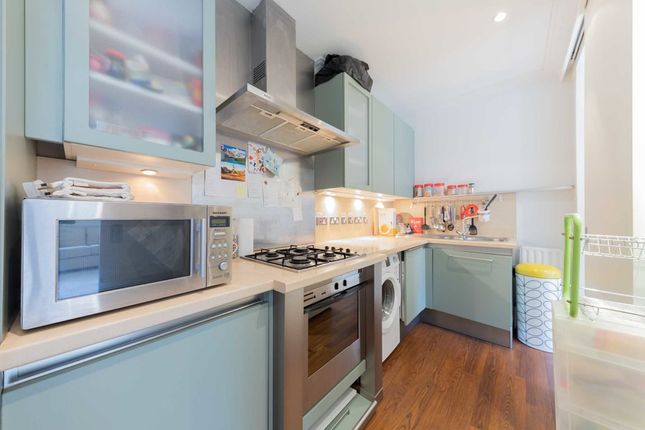 Flat to rent in Russell Square, London
