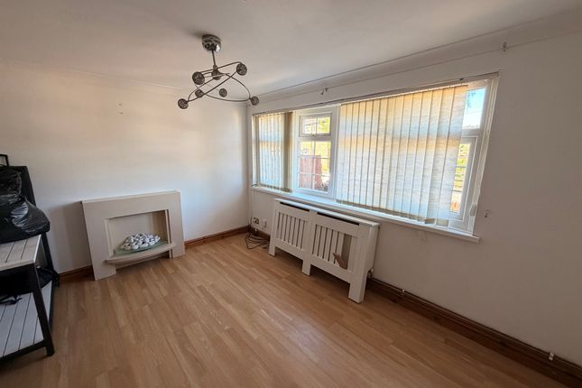 82, Morien Crescent, Pontypridd photo 3