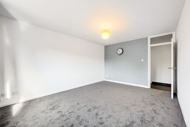 Flat 3, The Fairway, Bromley photo 3
