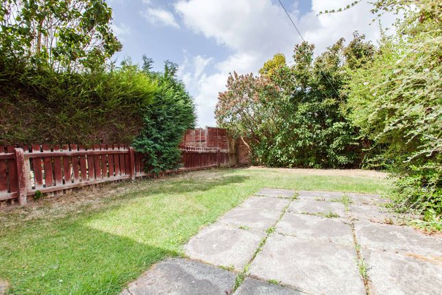 6 Cornfield Close, Chesterfield photo 4