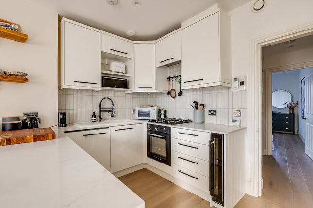 Thumbnail Flat to rent in North End Road, London