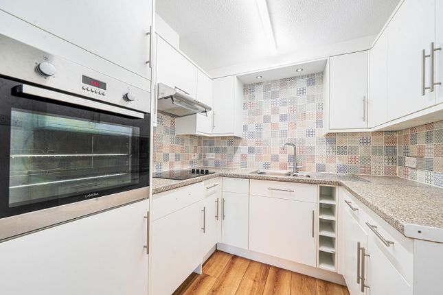 48, Belmaine Court, Worthing photo 2