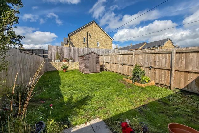 32, Woodlark Close, Buxton photo 2