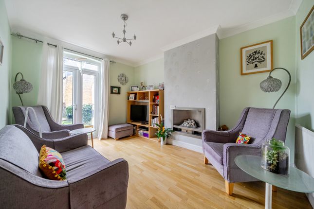 15, Wyndcliff Road, London photo 2
