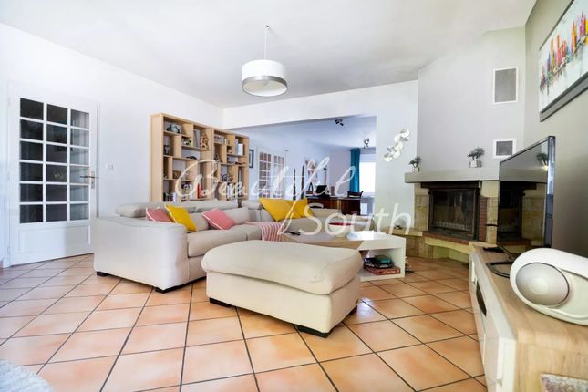 Detached house for sale in Perpignan, 66000, France