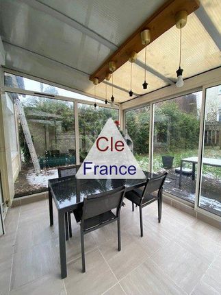 Detached house for sale in Creteil, Ile-De-France, 94000, France