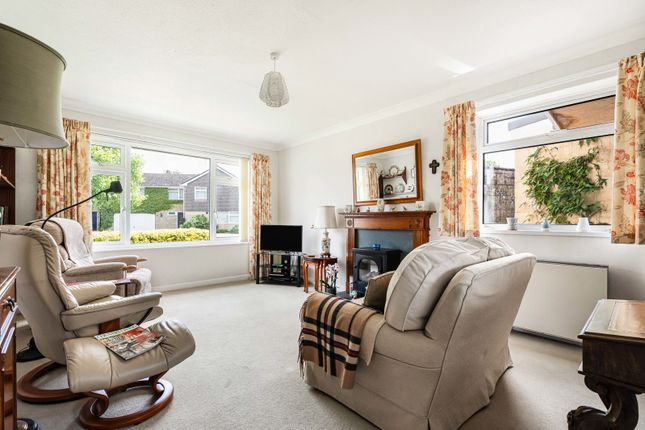 6, Fouracre Close, Swindon photo 4