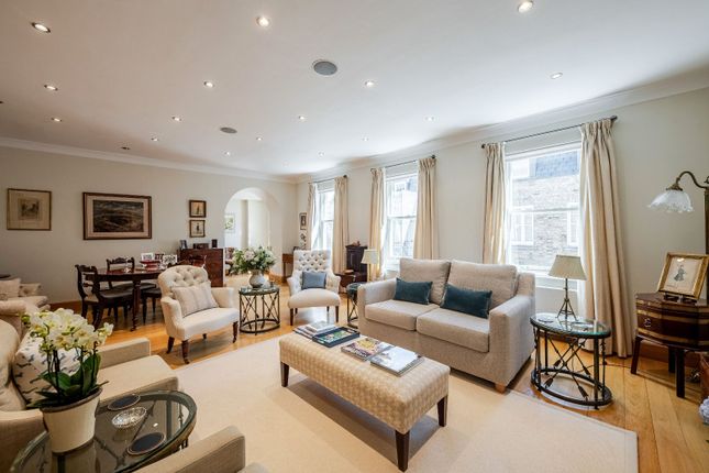 31, Kinnerton Street, London photo 2