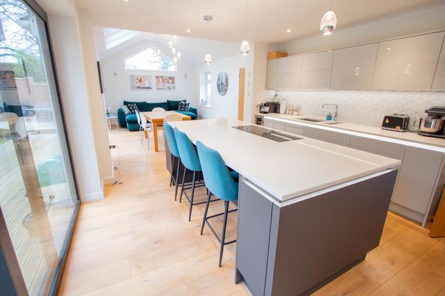 15 Moorlands, West Hill, Ottery St Mary photo 2
